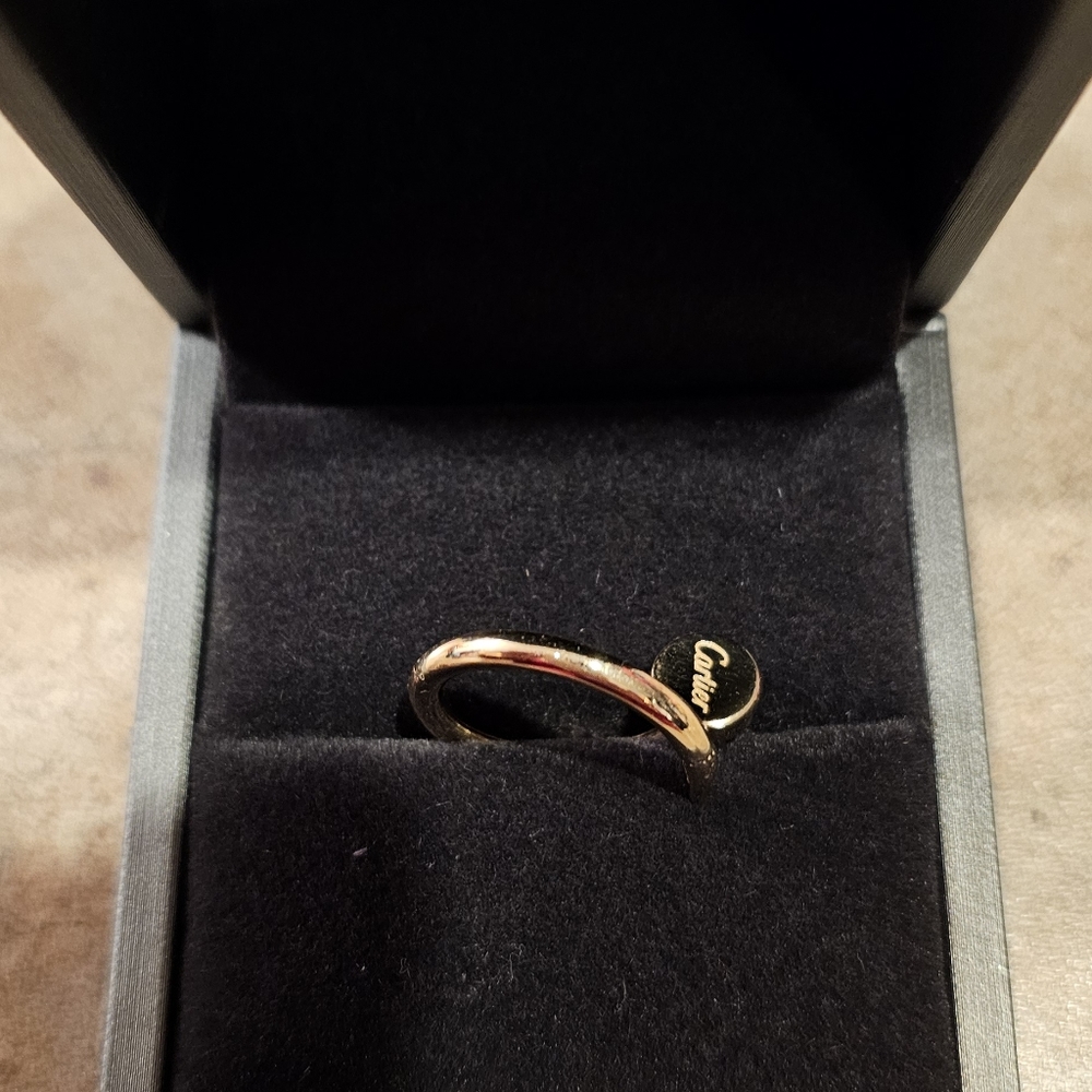 Juste un Clou ring